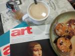 Bildungs-Café: Kaffee und Zeitschriften