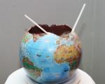 Globus ausgehölt - aus einem Kunstprojekt der ALI