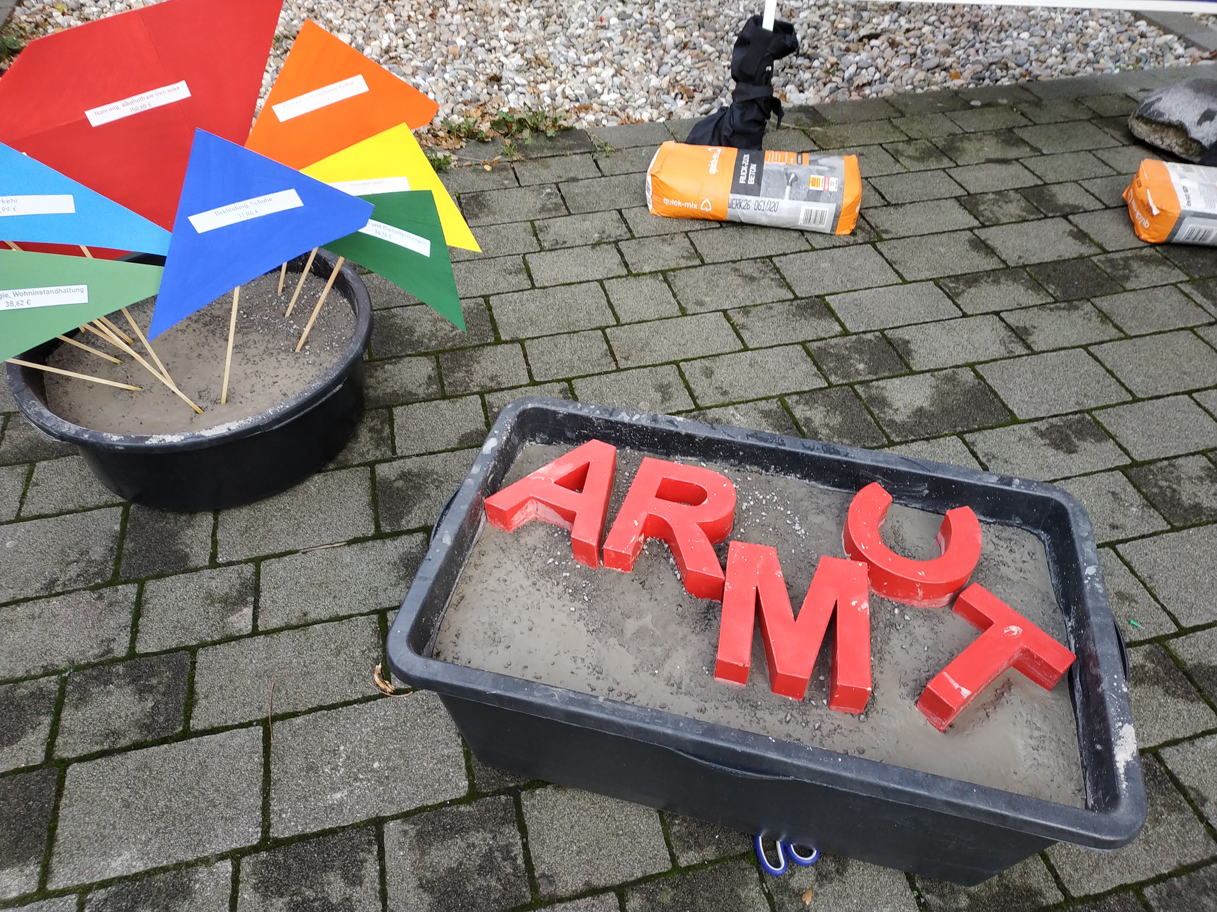 Aktion Hartz IV zementiert Armut